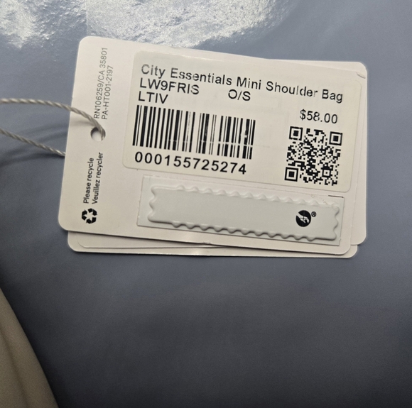 lululemon City Essentials Mini Shoulder Bag New - Picture 2 of 2